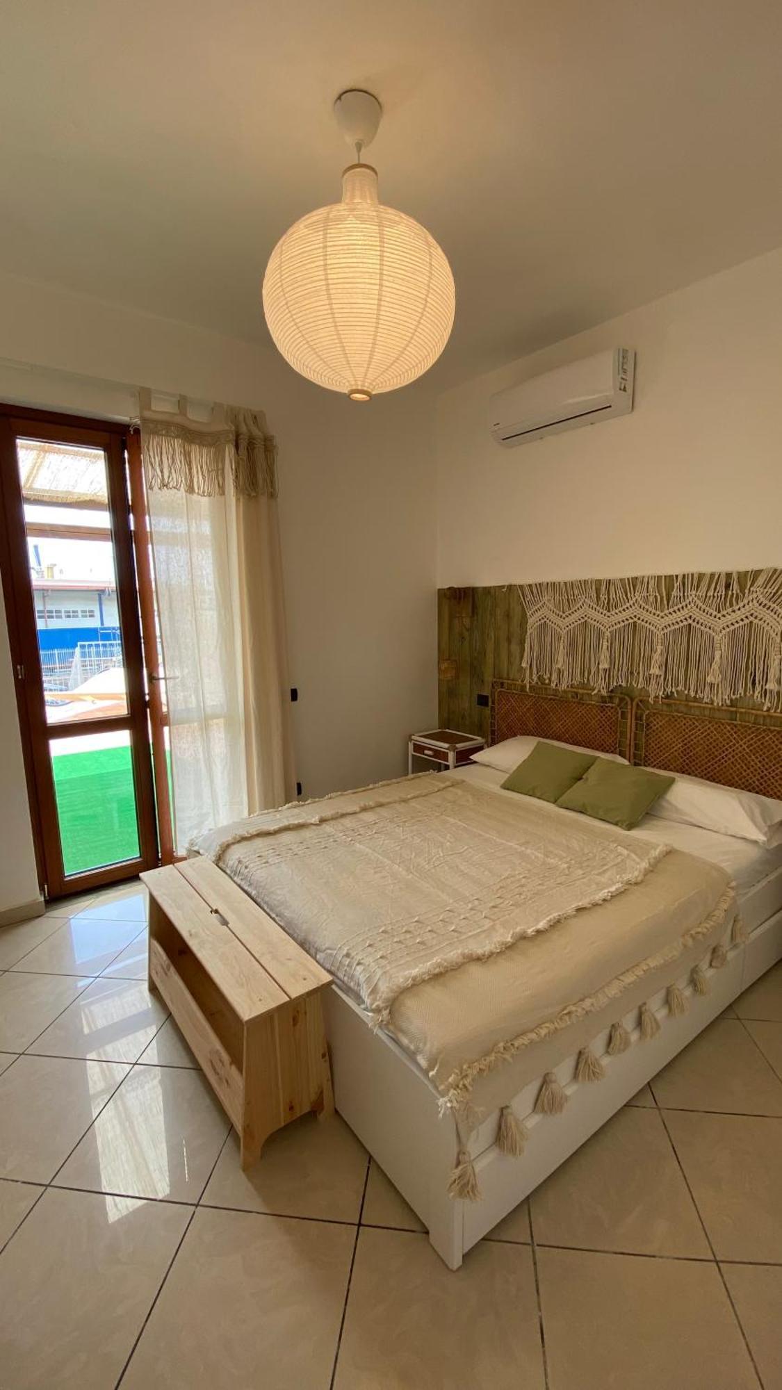 Giu Al Porto Apartment Salerno Exterior photo